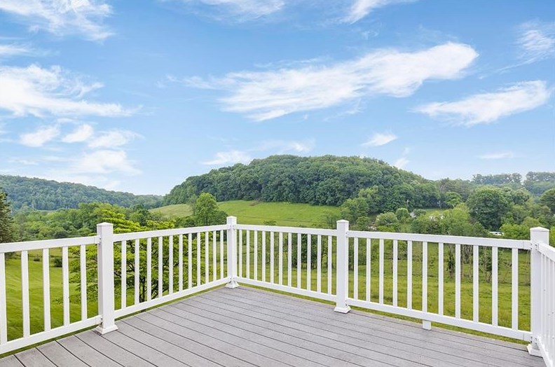 112 Forbes Trail Rd, Greensburg, PA 15601-6537