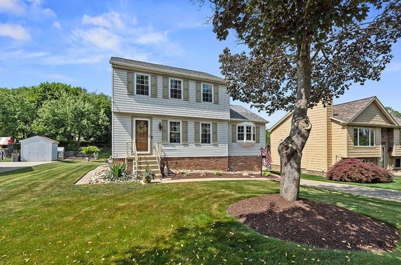 1408 Royal Park Blvd, Library, PA 15129