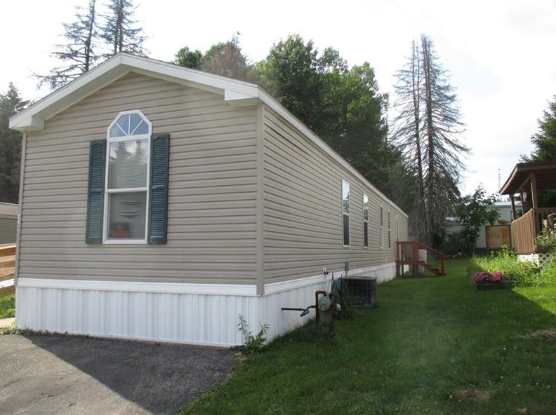329 Seabrook Dr, Indiana, PA 15701-9761