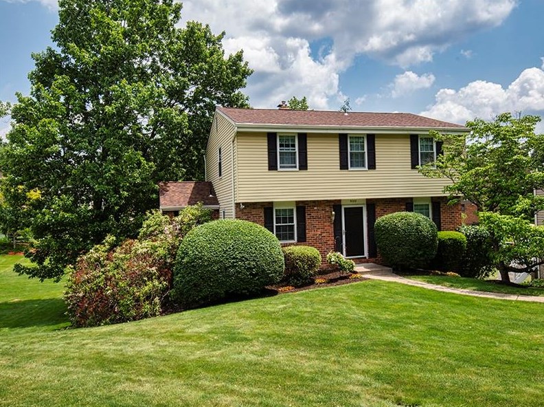 5088 Meadowridge Ln, Gibsonia, PA 15044