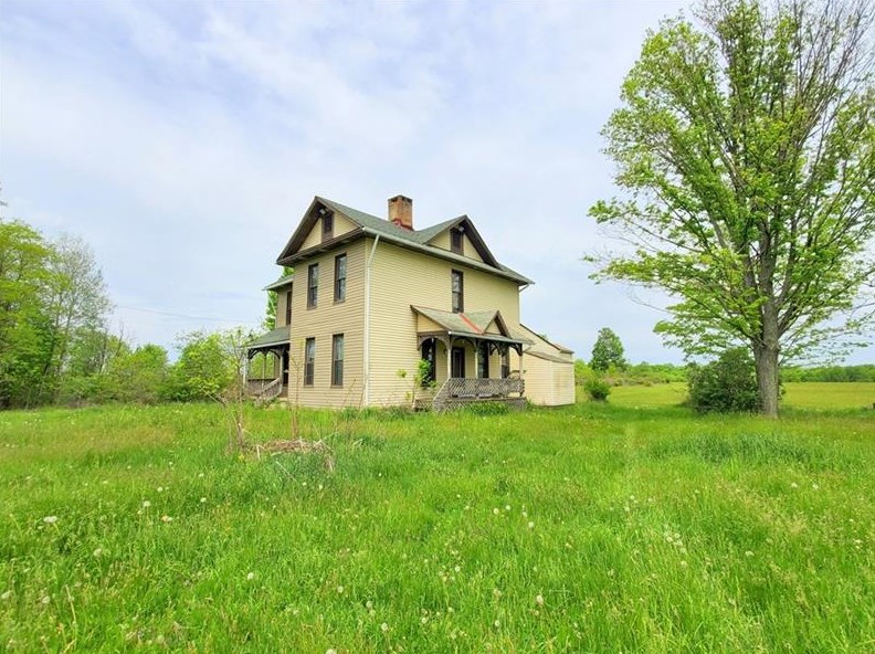 1551 Branchton Rd, Hilliards, PA 16040-1801