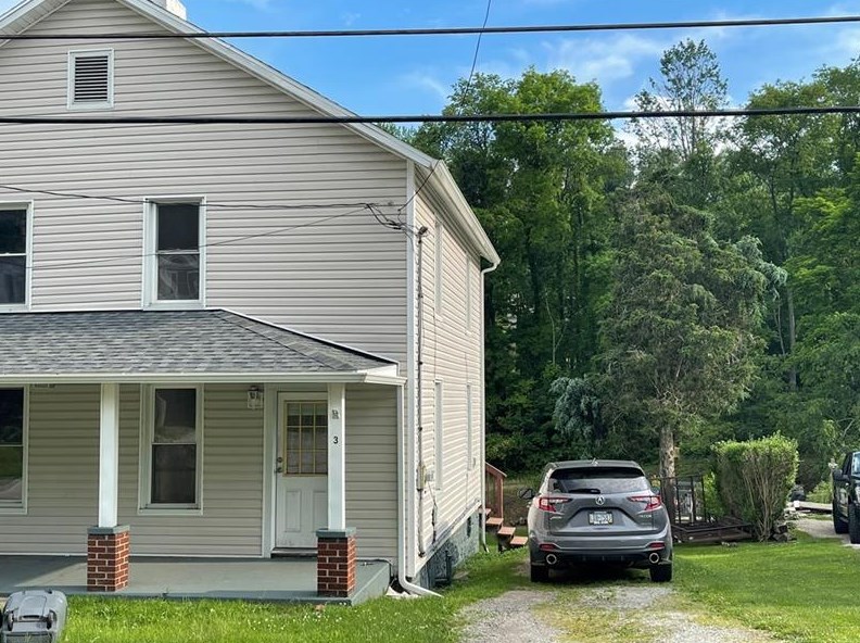 640 Coolspring St #b, Oliphant Furnace, PA 15401