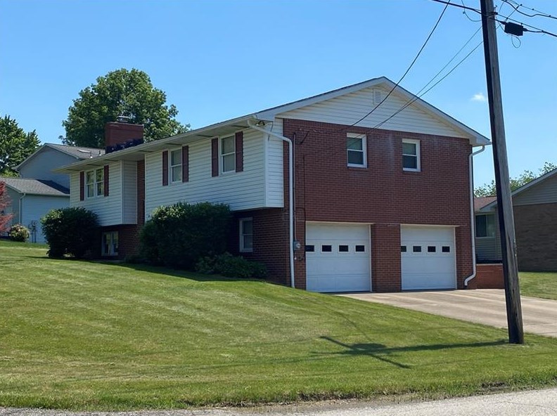 300 Laurentz Ln, Greensburg, PA 15601-9371