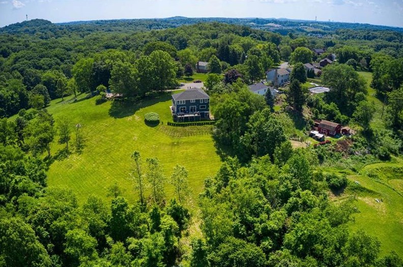 24 Sewickley Hills Dr, Sewickley, PA 15143