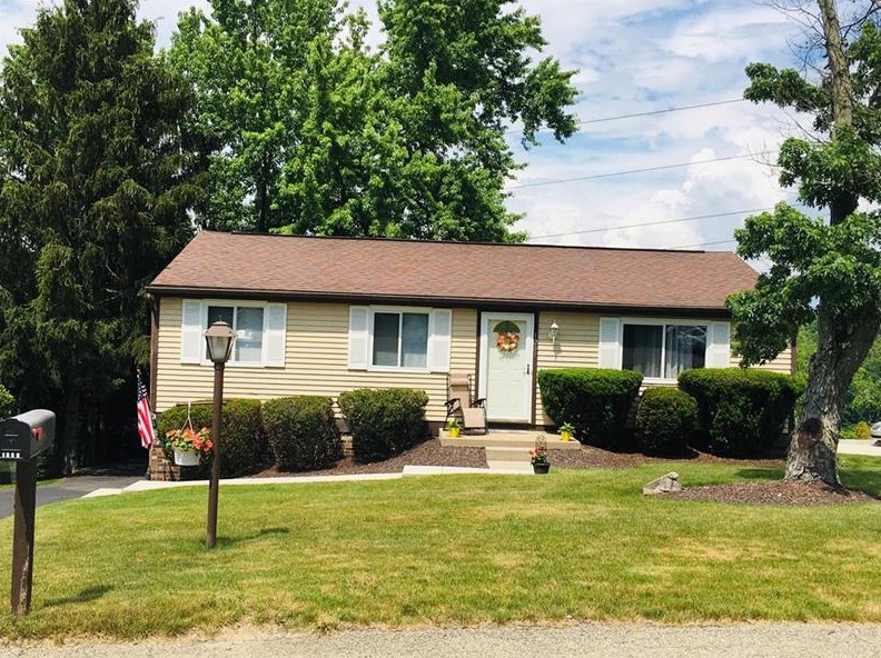 1287 Armstrong Dr, Library, PA 15129