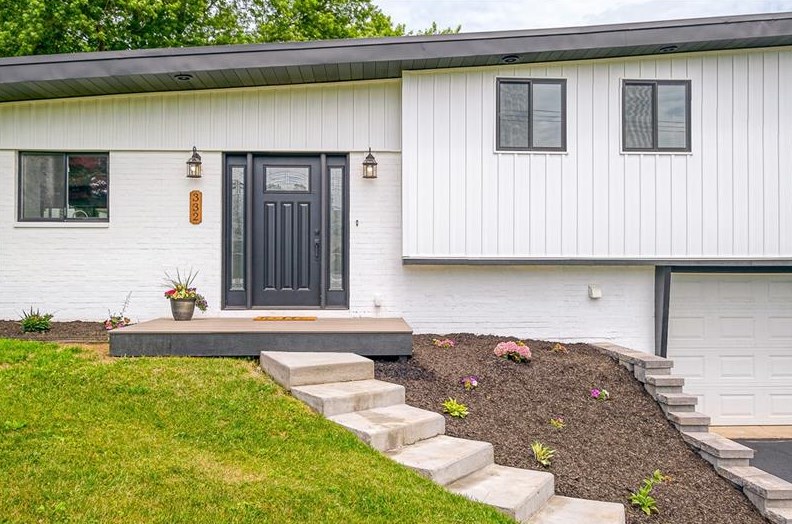 332 Blackhawk Rd, Beaver Falls, PA 15010