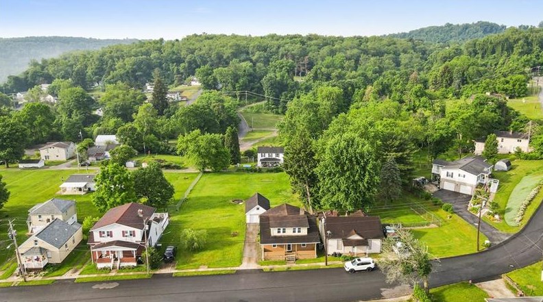 37 Decker St, Monongahela, PA 15063