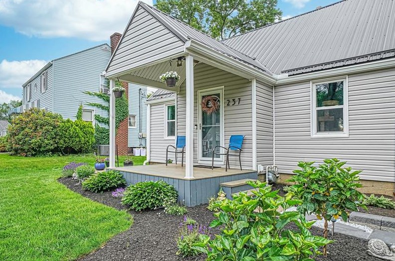 237 Delaware Dr, Glenshaw, PA 15116