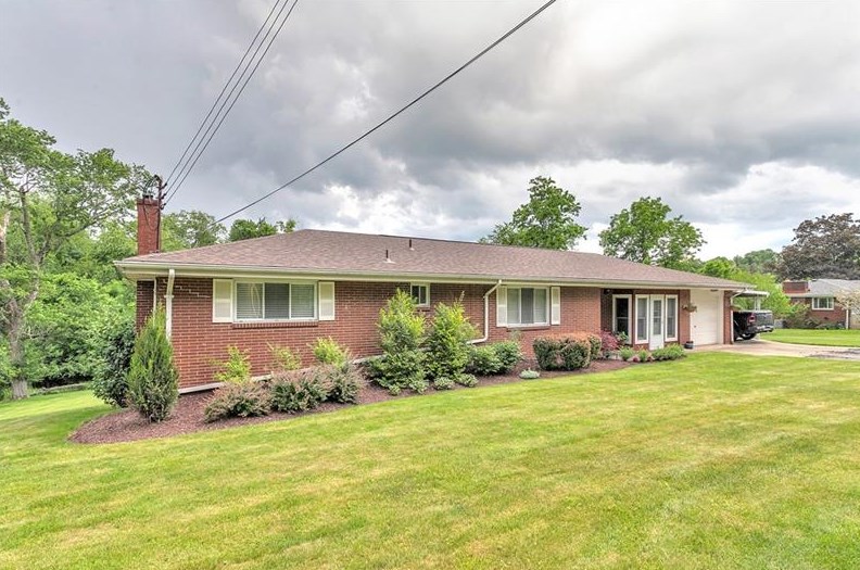 1040 Hulton Rd, Verona, PA 15147