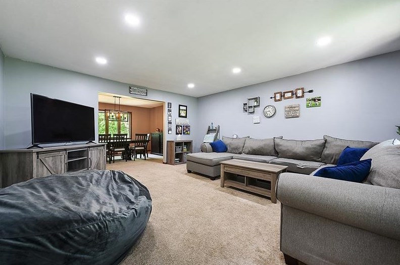 267 Newport Rd, Wampum, PA 16157