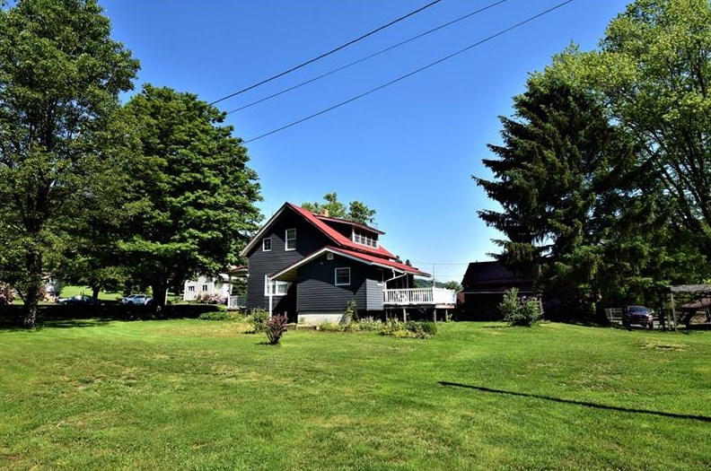852 Indian Creek Valley Rd, Indian Head, PA 15446