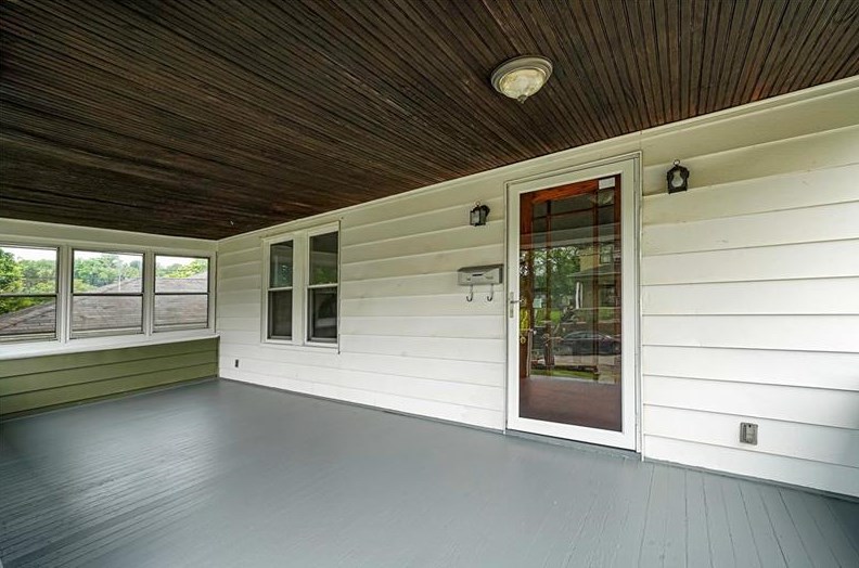 744 Todd Ave, Ellwood City, PA 16117-1149
