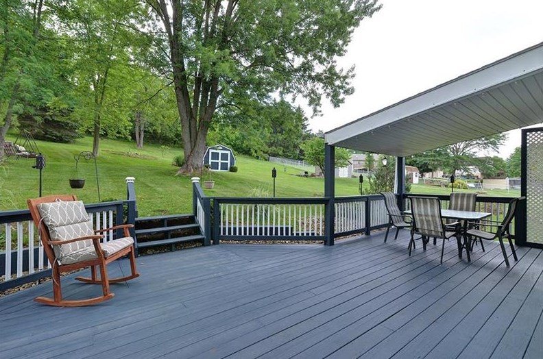 135 Tippecanoe Dr, Greensburg, PA 15601-4937