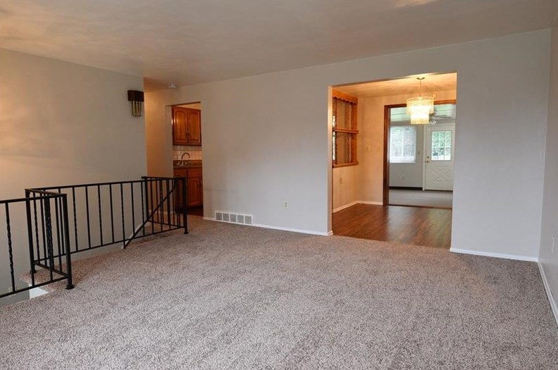 736 Sara Ln, Verona, PA 15147
