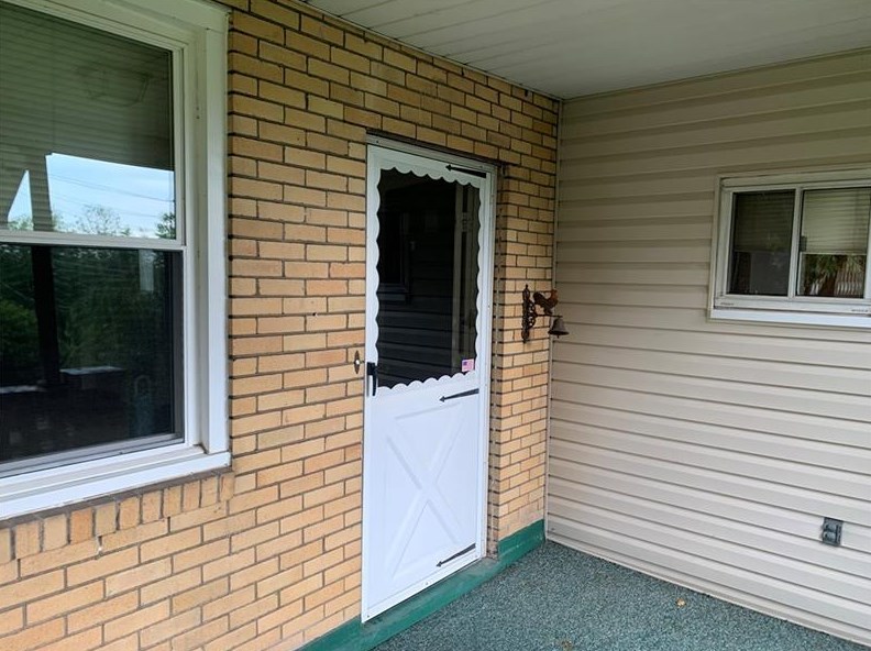 1044 Chestnut St, Ambridge, PA 15003