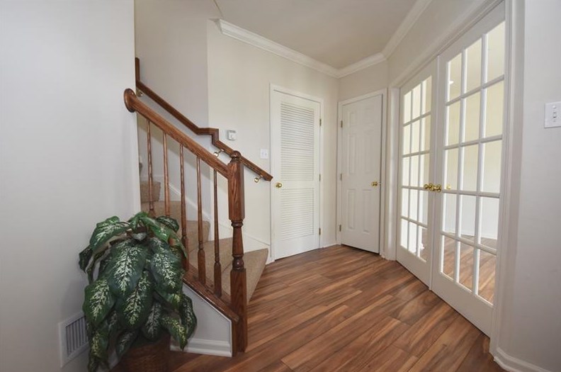 226 Park Square Ln, Pittsburgh, PA 15238