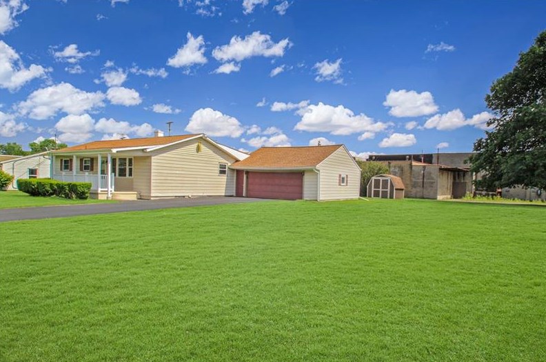 131 Westgate Dr, New Castle, PA 16101