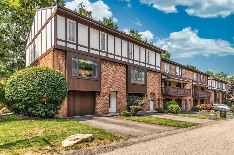 354 Woodbridge Dr, Pittsburgh, PA 15237
