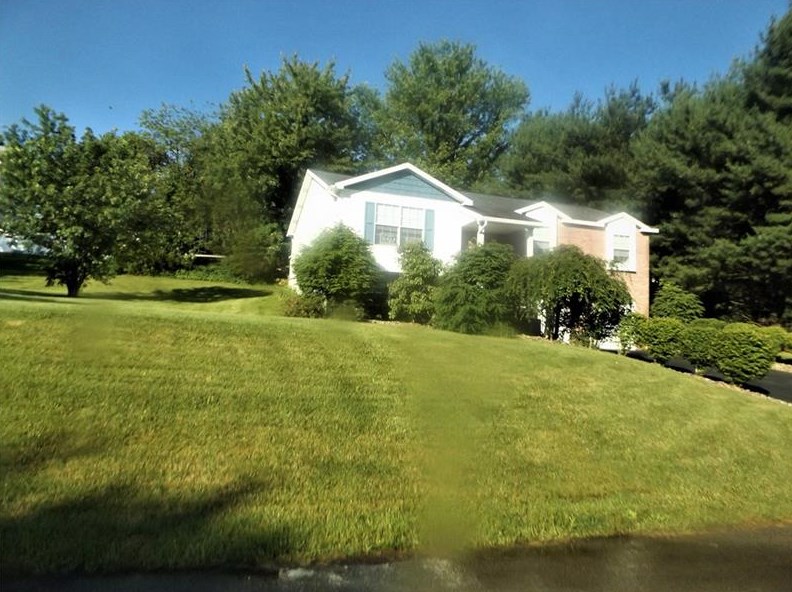 505 Thomas Dr, Oliphant Furnace, PA 15401-8963