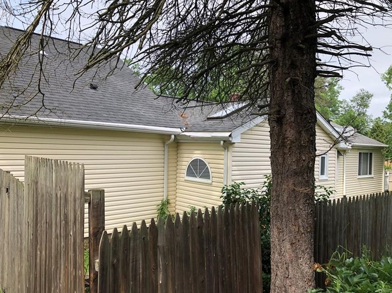 576 Thompson Run Rd, Penn Hills, PA 15237