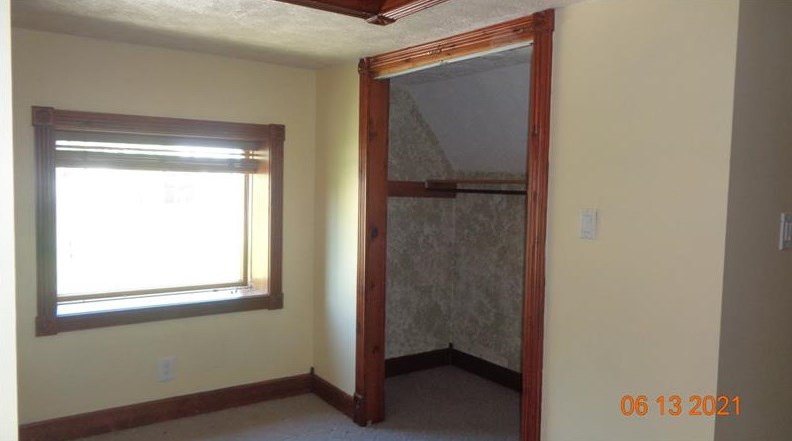 419 Franklin Ave, Vandergrift, PA 15690