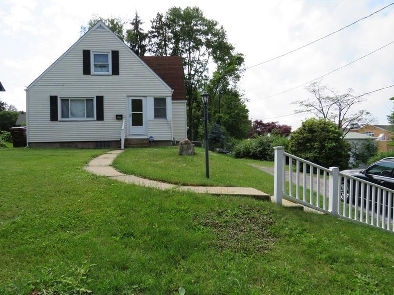 622 Cross St, Slippery Rock, PA 16057