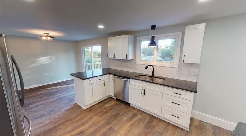 220 Pinewood Dr, Butler PA  16001-2717 exterior