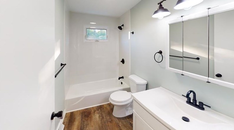 220 Pinewood Dr, Butler PA  16001-2717 exterior