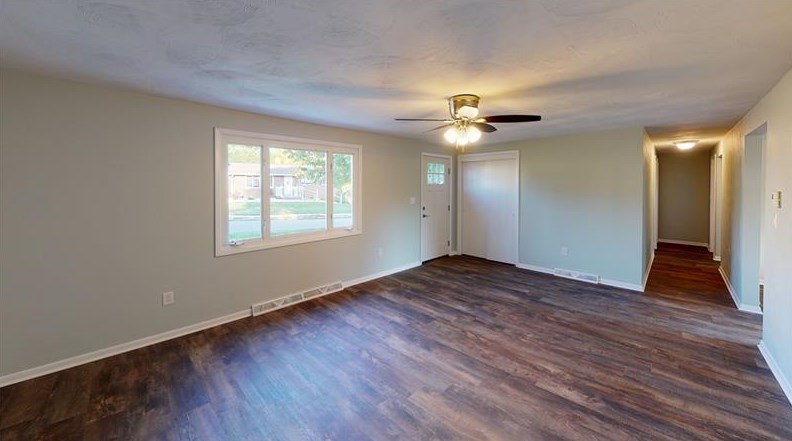 220 Pinewood Dr, Butler PA  16001-2717 exterior