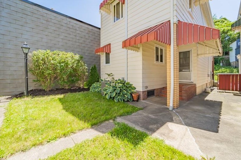166 Southern Ave, Penn Hills, PA 15211