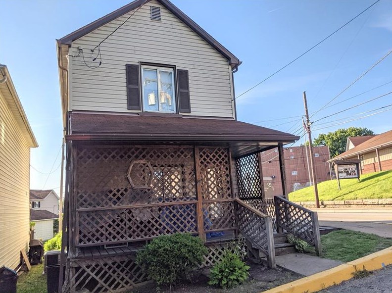 100 Evans St, Everson, PA 15631-1147