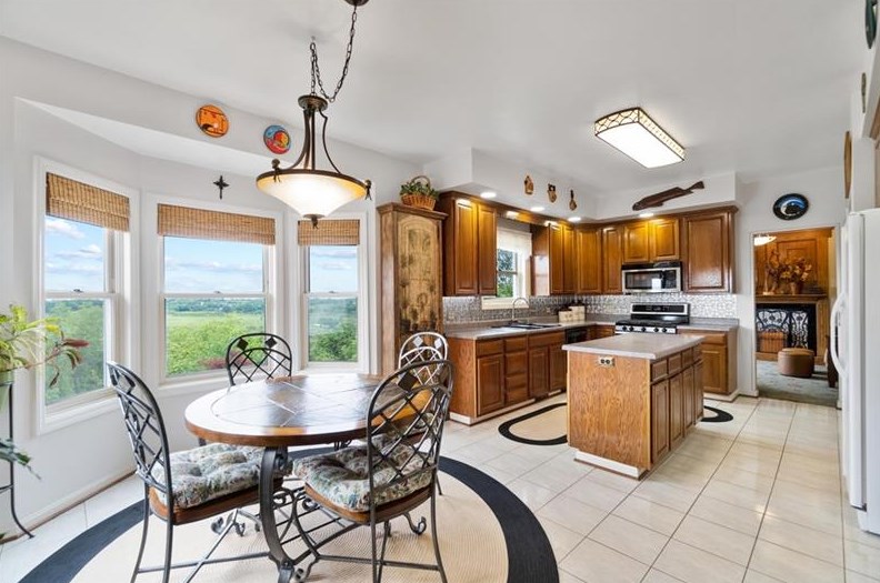 541 Old Fayette Trail South, Noblestown, PA 15071