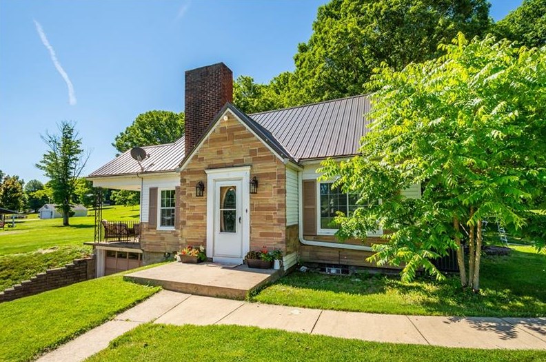 582 Route 917, Scenery Hill, PA 15360