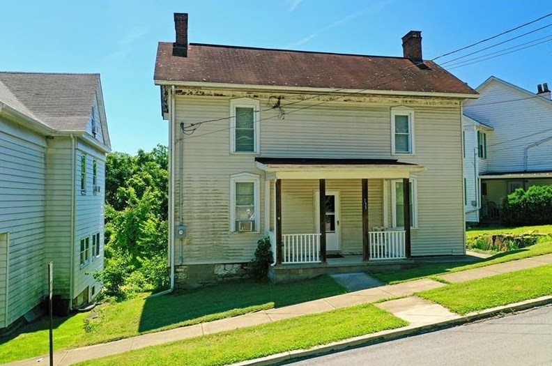 133 Spring St, Coal Center, PA 15423