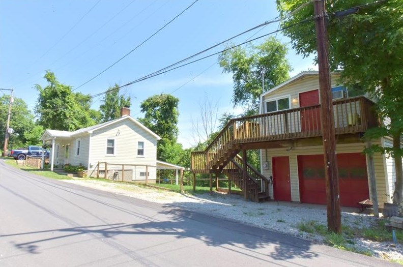 22 Mcchain Rd, Finleyville, PA 15332