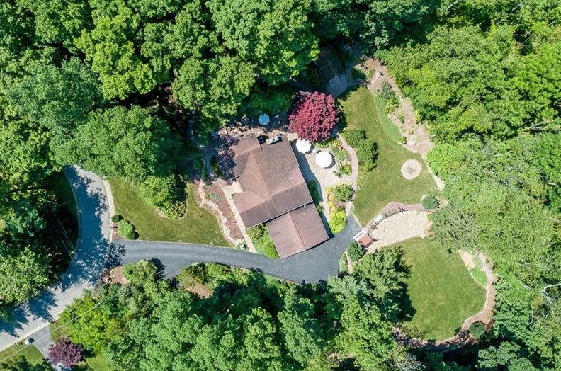 221 Trinity Dr, Canonsburg, PA 15317