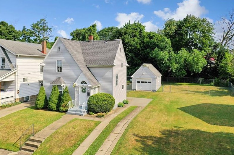 214 W Sheridan Ave, New Castle, PA 16105