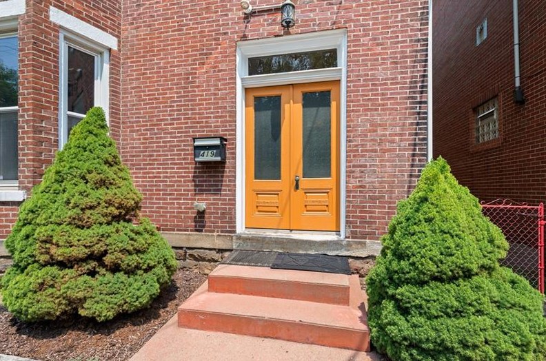 419 Riverside Dr, Freeport, PA 16229-1126