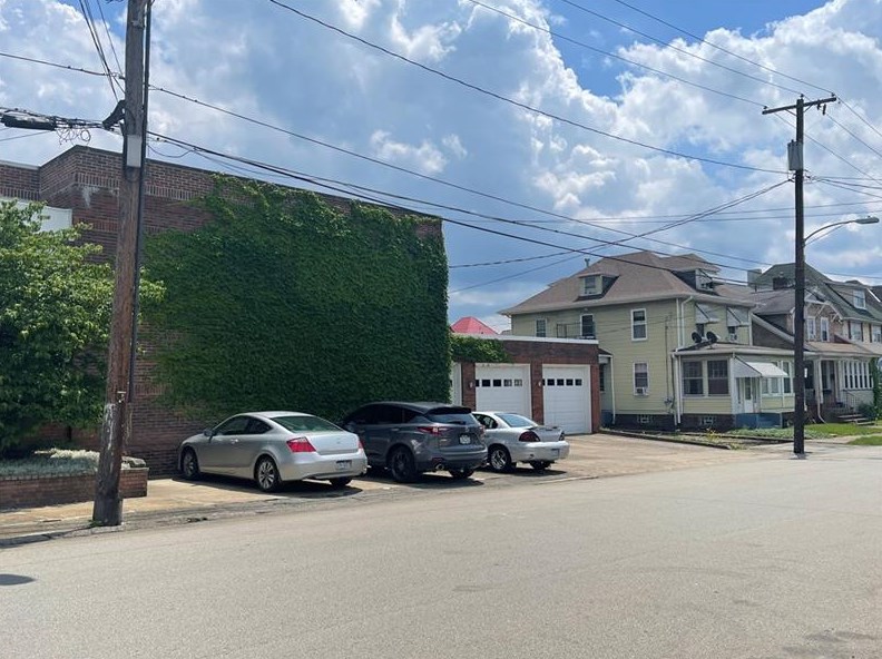 114 E Fayette St #4, Oliphant Furnace, PA 15401