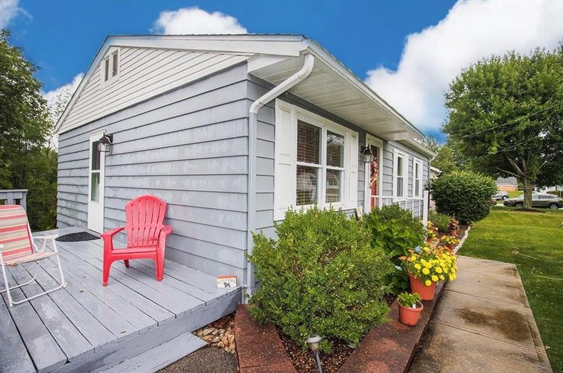522 Fairfield Dr, Greensburg, PA 15601-6102