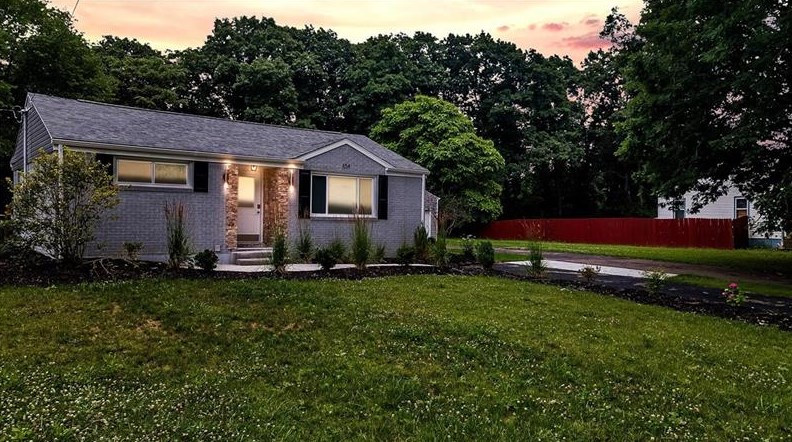 854 Monaca Rd, Monaca PA  15061-2831 exterior