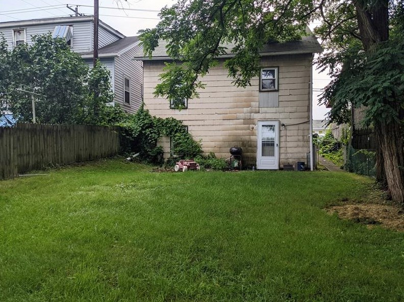 520 Hayes Ave, Washington PA  15301-5424 exterior