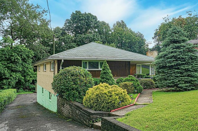 47 Laurel Ridge Rd, Moon Twp, PA 15108-4058