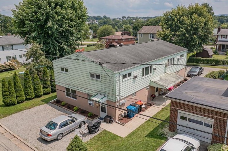225 E 4th Ave, Latrobe, PA 15650
