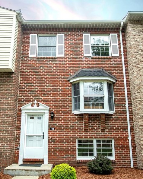 103 Canterbury Commons, Indiana, PA 15701-1548