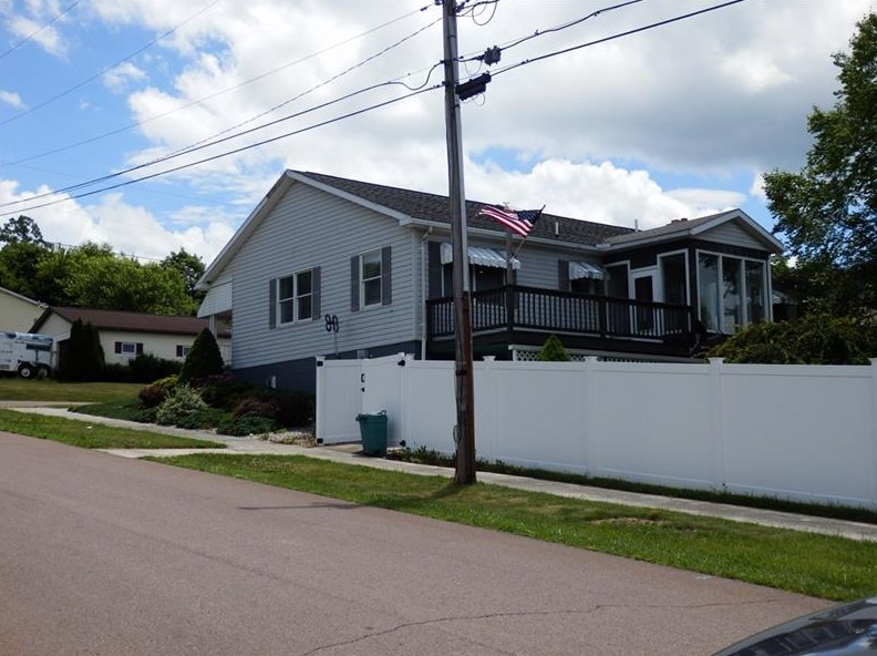 46 Gay St, Salisbury, PA 15558-2611