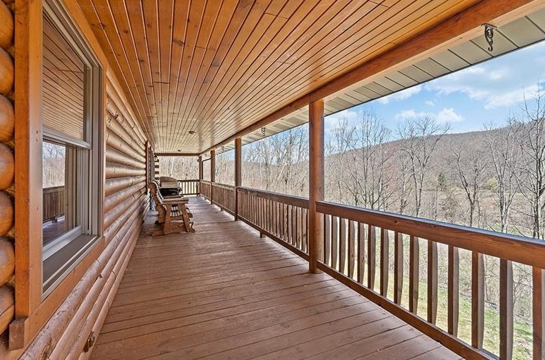 905 Indian Creek Valley, Indian Head, PA 15446