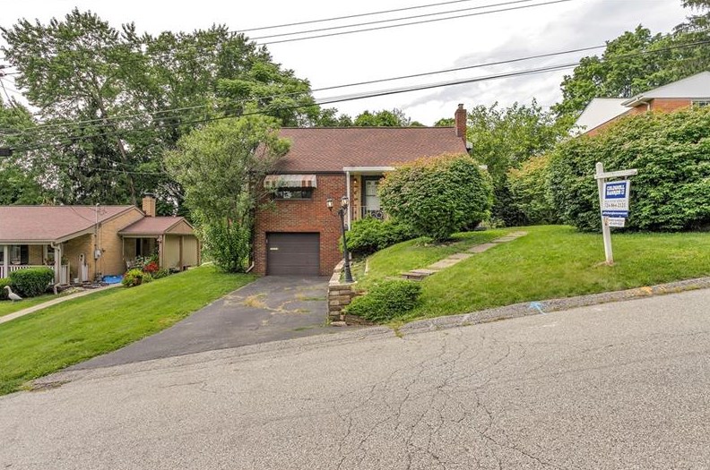 92 Broadway Ave, North Versailles, PA 15137-1839