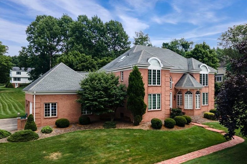 1504 Fox Chase Dr, Sewickley, PA 15143