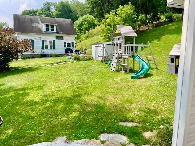 238 W State St, Noblestown, PA 15071